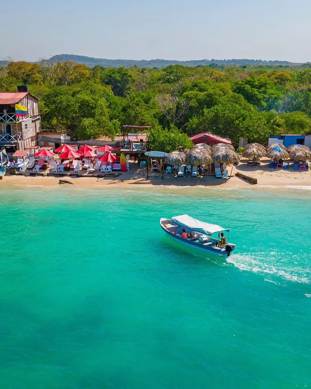 Playa Blanca en lancha